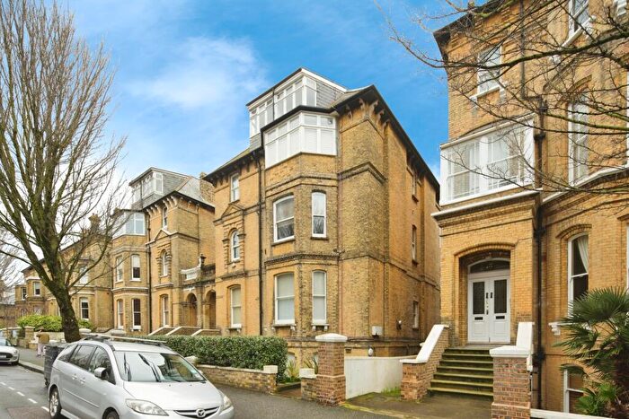 2 Bedroom Flat For Sale In Second Avenue, Hove, BN3
