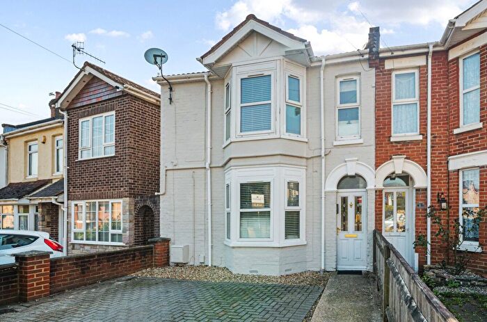 1 Bedroom Flat To Rent In Richmond Road, Southampton, Hampshire, SO15