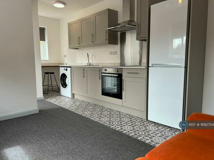 1 Bedroom Flat To Rent In Kings Road, Kings Heath, Birmingham, B14