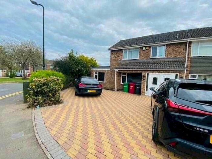 4 Bedroom Property To Rent In Birch Grove, Slough, SL2