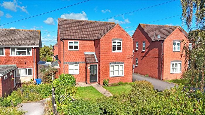 2 Bedroom Maisonette For Sale In Waterside Court, Amington, Tamworth, Staffordshire, B77