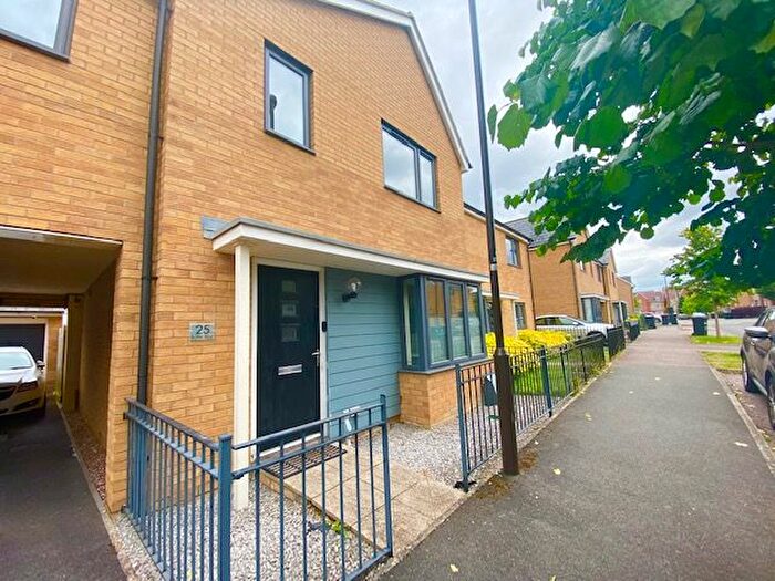 3 Bedroom Property To Rent In Butter Row, Wolverton, Milton Keynes, MK12