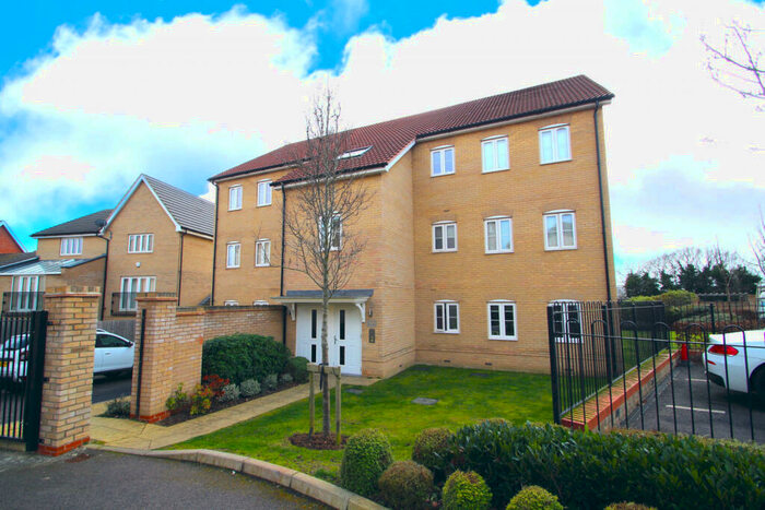 1 Bedroom Flat To Rent In Allerton Grove, IG7