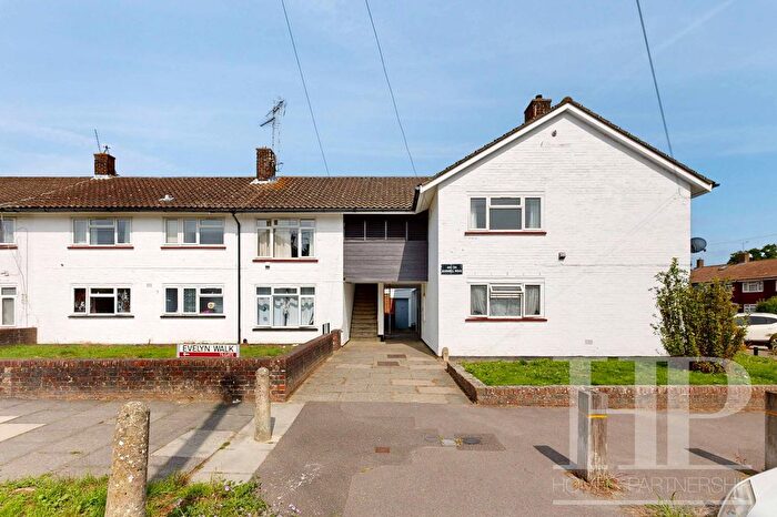 2 Bedroom Maisonette To Rent In Boswell Road, Crawley, RH10