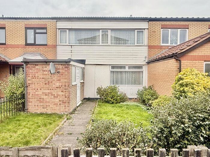 3 Bedroom Terraced House For Sale In Renfrew Square, Birmingham, B35