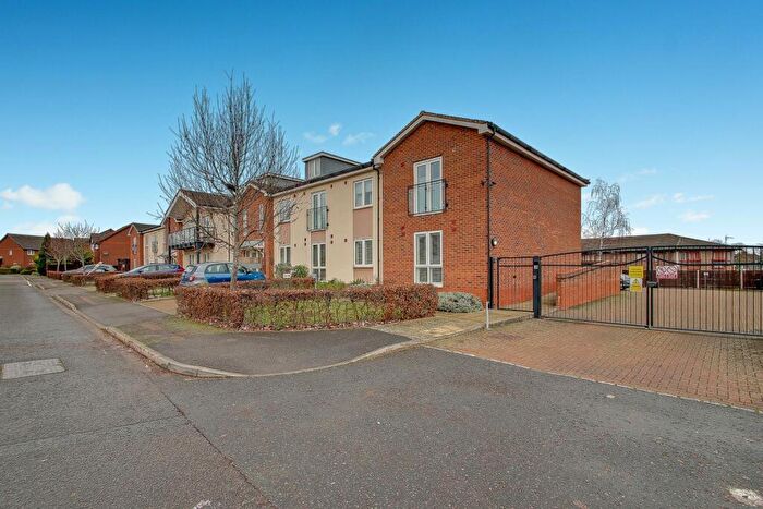 1 Bedroom Flat For Sale In Elliott Avenue, Ruislip, HA5