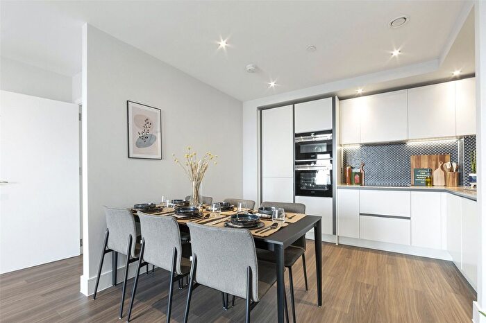 3 Bedroom Flat To Rent In Uncle Southall, Merrick Road, Southall, UB2