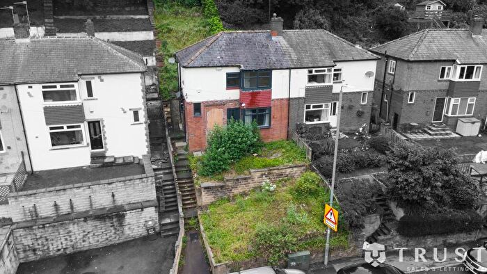 3 Bedroom Semi-Detached House For Sale In Bradford Road, Brighouse, HD6