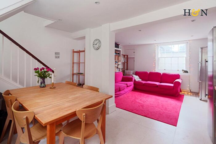 2 Bedroom Town House For Sale In Queens Gardens, Brighton, BN1 - Photo 4
