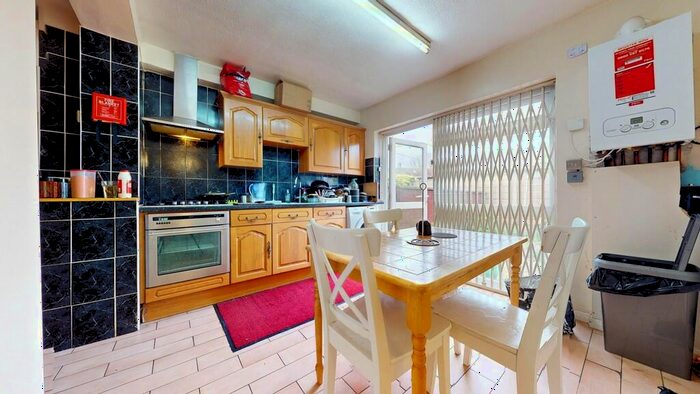 4 Bedroom End Of Terrace House To Rent In Colton Gardens, Tottenham, N17