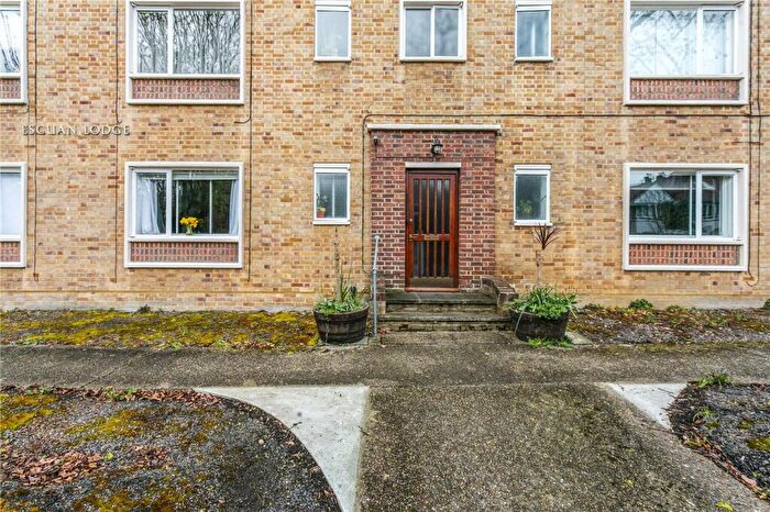 1 Bedroom Apartment For Sale In Escuan Lodge, Aberdeen Park, Highbury, London, N5