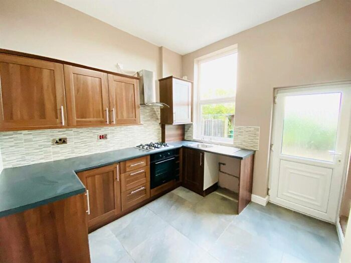 2 Bedroom End Of Terrace House For Sale In Cambridge Street, Stalybridge, SK15