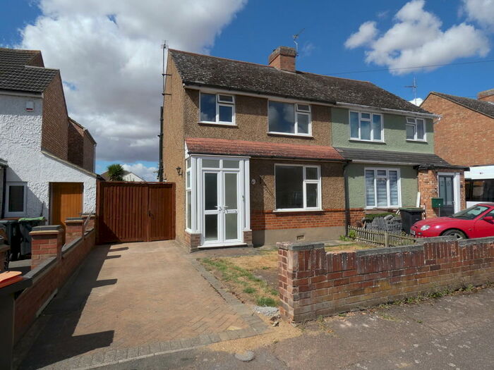 3 Bedroom Semi-Detached House To Rent In Kempston, MK42