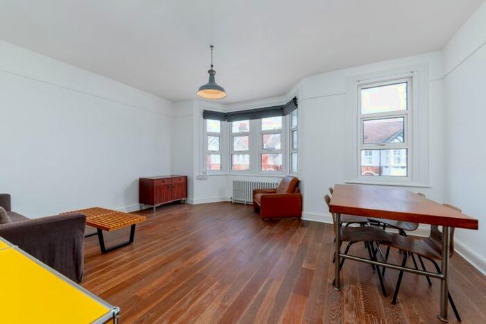 2 Bedroom Flat To Rent In First Avenue, London, W3
