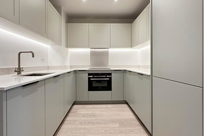 1 Bedroom Flat To Rent In Ellipse House, Eden Place, E16