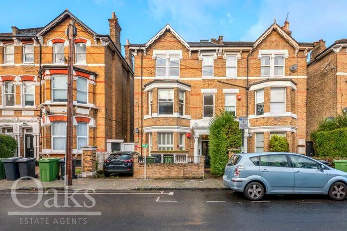 2 Bedroom Flat To Rent In Montrell Road, London, SW2