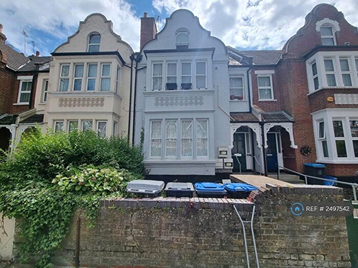 1 Bedroom Flat To Rent In Blenheim Gardens, London, NW2