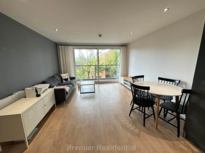 2 Bedroom Apartment To Rent In Hall Lane, Manchester, M23