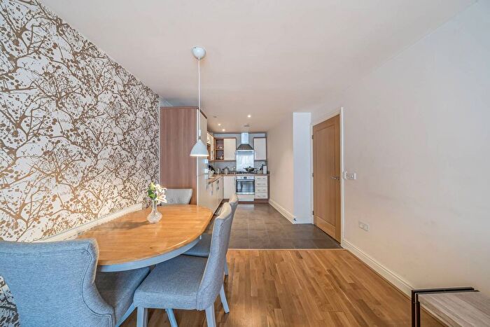 2 Bedroom Flat For Sale In Flowers Avenue, Ruislip, HA4