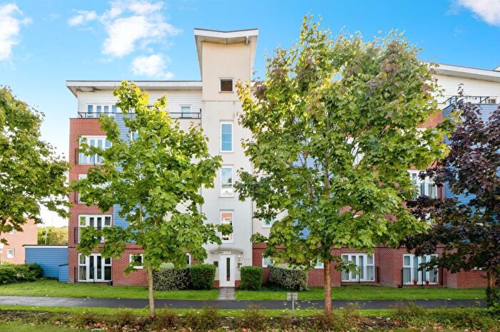 2 Bedroom Apartment For Sale In Alexander Square, Eastleigh, SO50