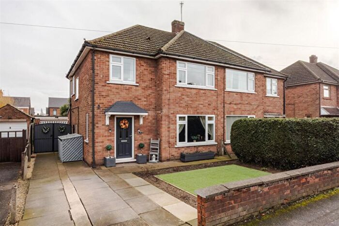3 Bedroom Semi Detached House For Sale In Westfield Road, Scunthorpe, DN16