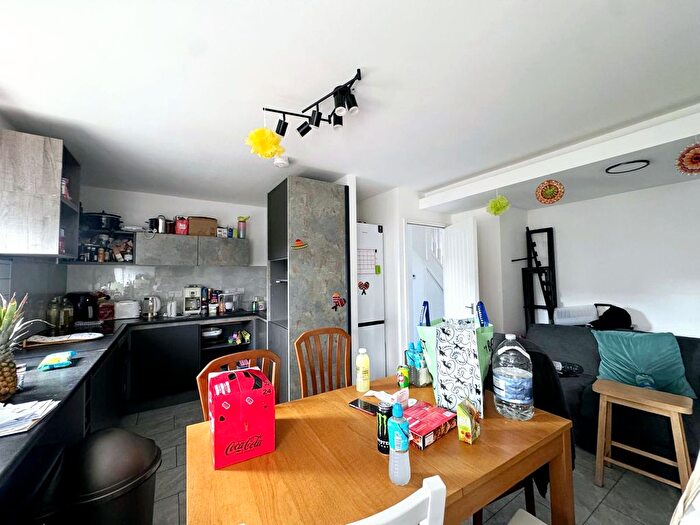 5 Bedroom Flat To Rent In Mina Road, Bermondsey, SE17