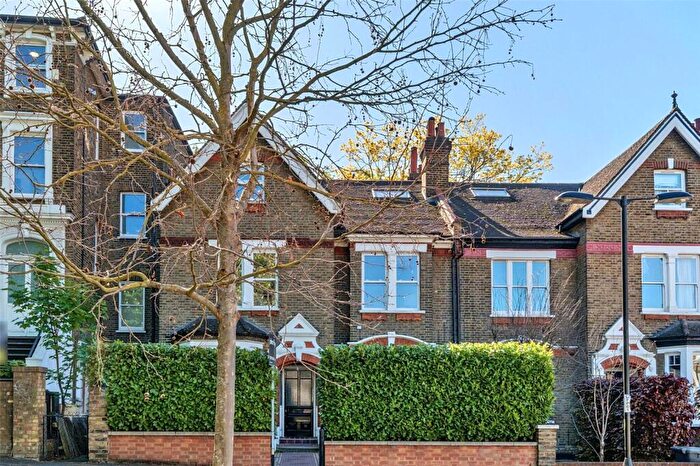 2 Bedroom Apartment For Sale In Lewisham Hill, London, SE13