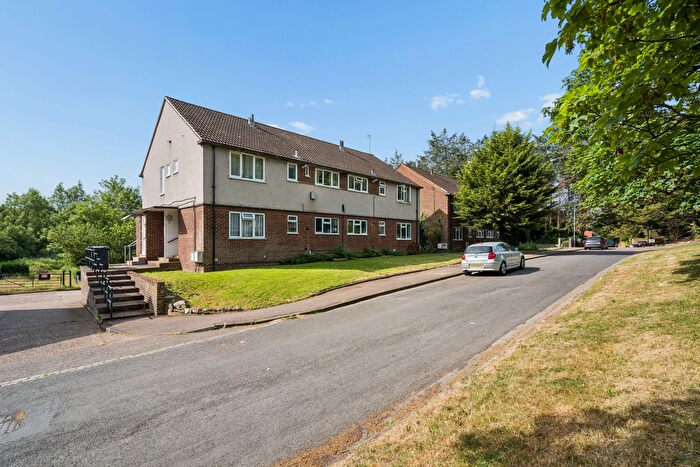 2 Bedroom Maisonette For Sale In Colne Mead, Mill End, Rickmansworth, WD3