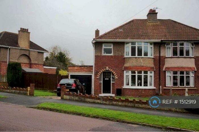 3 Bedroom Semi-Detached House To Rent In Fitzroy Road, Swindon, SN1