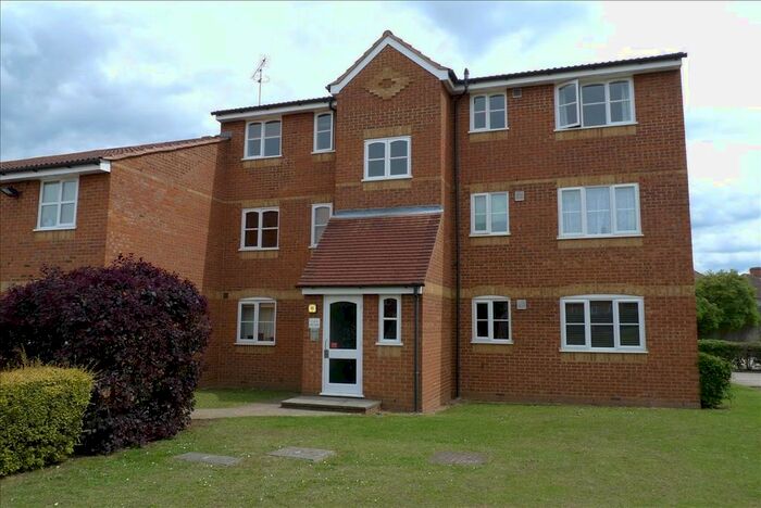 2 Bedroom Flat To Rent In Redford Close, Feltham, TW13