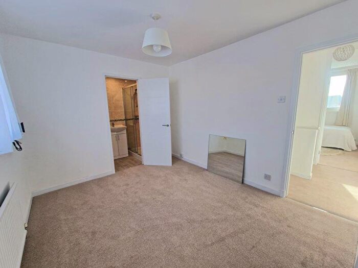 3 Bedroom Semi-Detached House For Sale In Yew Tree Drive, Stockport, SK6
