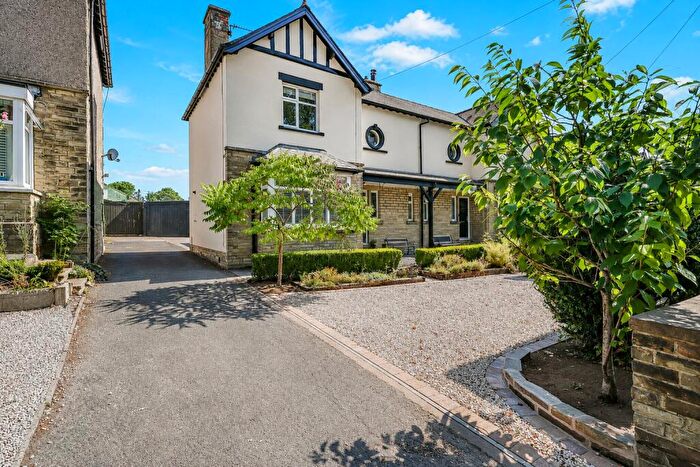 3 Bedroom Semi-Detached House For Sale In Bradford Road, Birkenshaw, Bradford, West Yorkshire, BD11