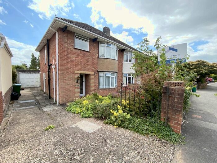 Houses for sale & to rent in CF44 0NH, Cenarth Drive, Cwmbach Aberdare