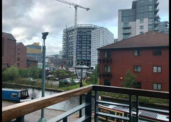 2 Bedroom Apartment To Rent In Waterfront Walk, Birmingham, B1