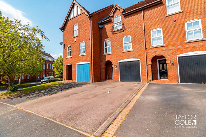 4 Bedroom Terraced House For Sale In Kensington Drive, Tamworth, B79