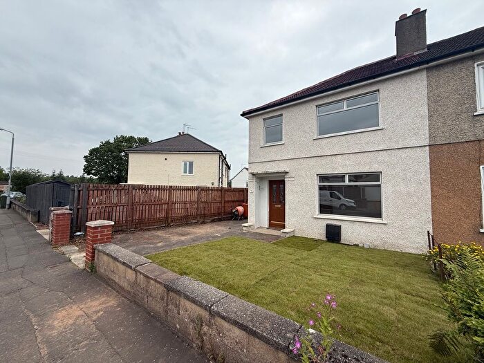 3 Bedroom Property To Rent In Allander Road, Glasgow, G61