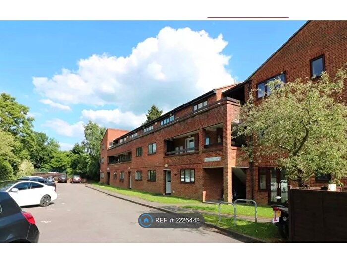 1 Bedroom Flat To Rent In Wordsworth Court, Hatfield, AL10