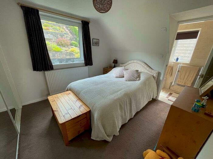 2 Bedroom Detached House For Sale In Clough Way, Fenay Bridge, Huddersfield, HD8