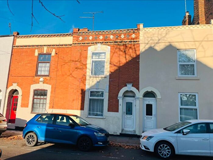2 Bedroom Terraced House For Sale In Lorne Road, The Mounts, Northampton, NN1