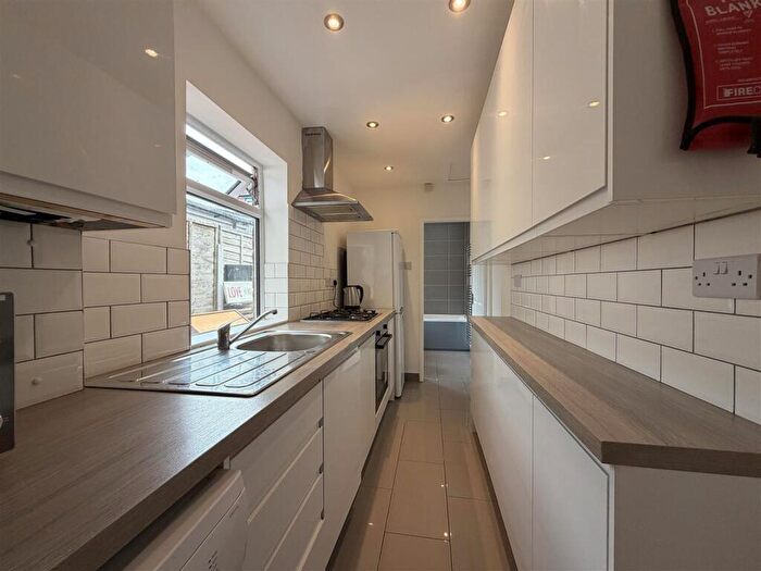 3 Bedroom Terraced House To Rent In Daisy Road, Birmingham, B16