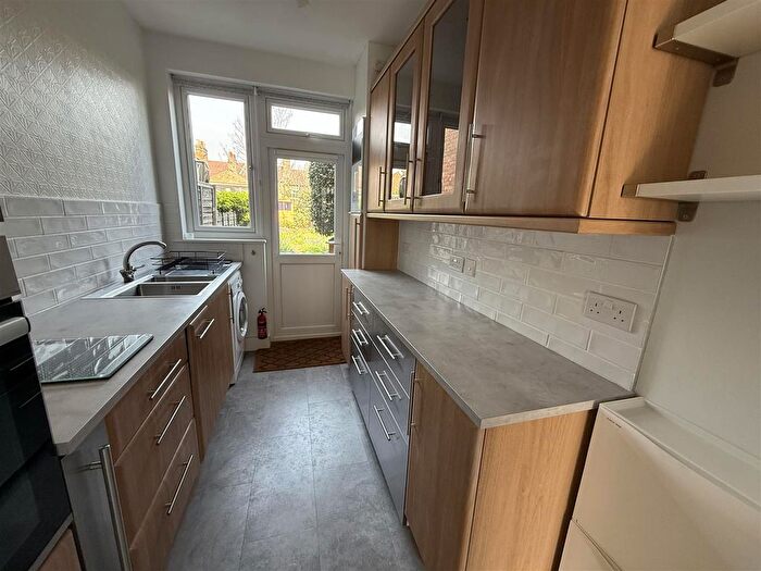 3 Bedroom Terraced House To Rent In Himley Road, SW17