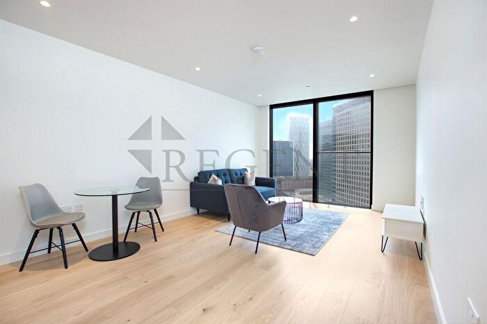 1 Bedroom Apartment To Rent In Hampton Tower, Marsh Wall, E14