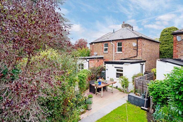 2 Bedroom Semi-Detached House For Sale In Well End, SL8