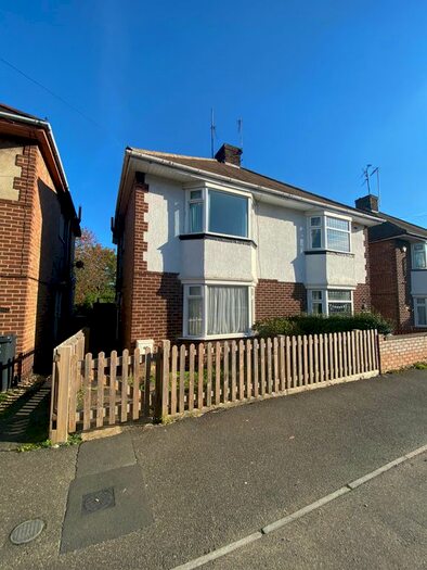 3 Bedroom Semi-Detached House To Rent In Wallis Road, Kettering, NN15