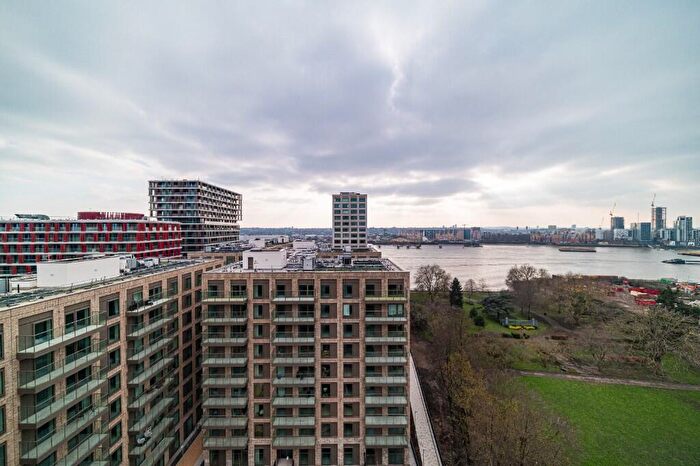 3 Bedroom Apartment For Sale In Starboard Way, London, E16