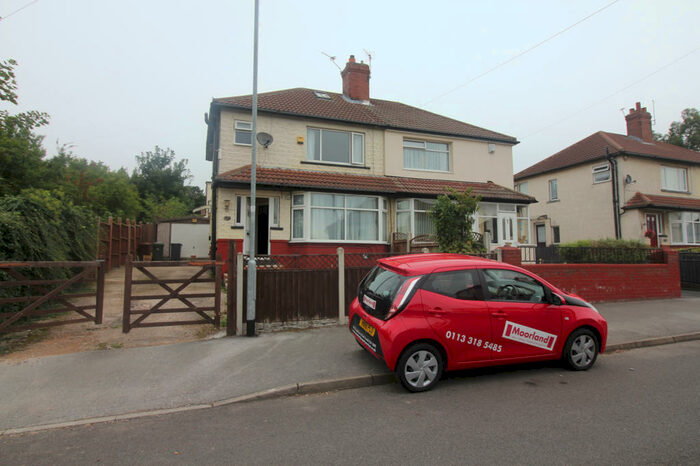 3 Bedroom Semi-Detached House To Rent In Easterly Crescent, Leeds, West Yorkshire, LS8