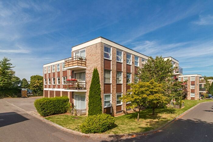 2 Bedroom Flat To Rent In Park Close, Oxford, OX2