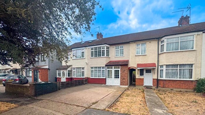 3 Bedroom Terraced House To Rent In Hurst Drive, Waltham Cross, EN8