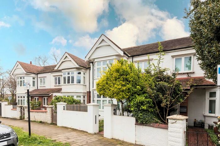 2 Bedroom Flat To Rent In Netheravon Road South, London, W4