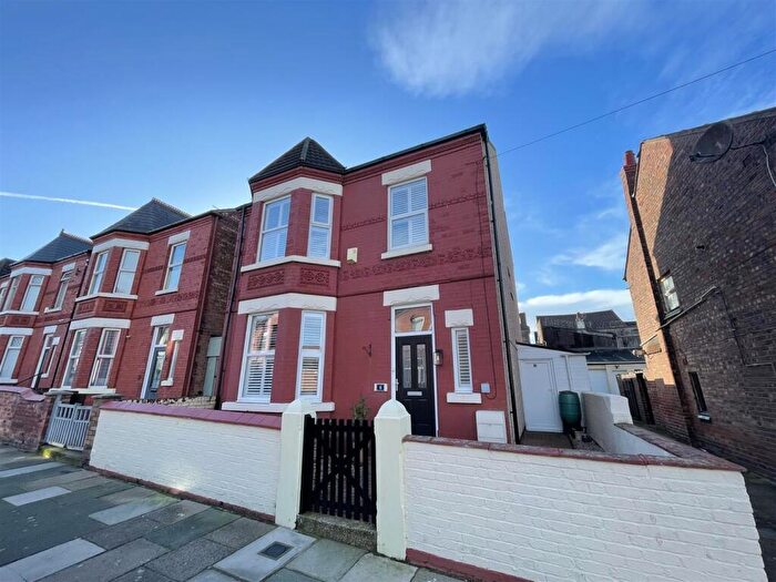 4 Bedroom Detached House For Sale In Grosvenor Drive, Wallasey, CH45